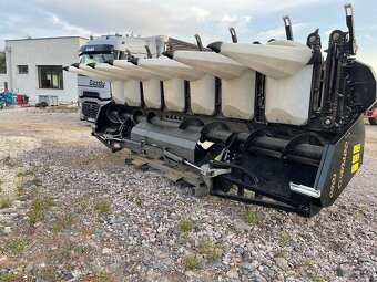 Predám kukuricny adaptér - 2