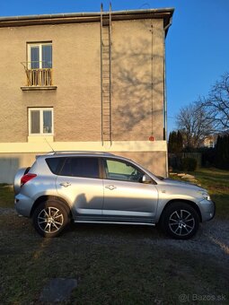 T0Y0TA RAV4 2.2D 4x4 Top stav - 2