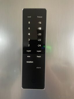 Kombinovaná chladnička Siemens KG39NXLCF - 2