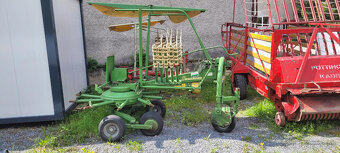 zhrnovač sena Krone a Tonnuti - 2