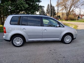 Predám Volkswagen Touran 7 MIESTNE - 2
