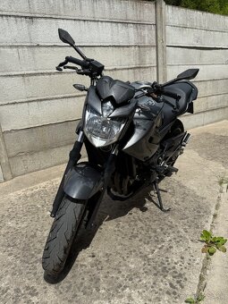Yamaha XJ6 - 2