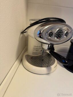 Illy X7 - 2