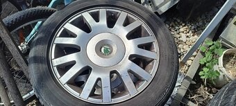 Letné pneu na diskoch škoda 205/55 R16 - 2
