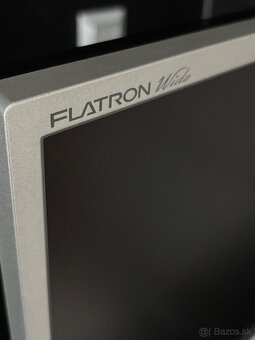 LG Flatron Wide monitor - 2
