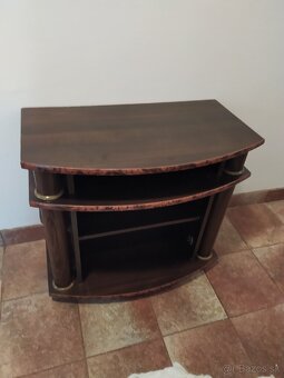 Stolík pod TV - 2