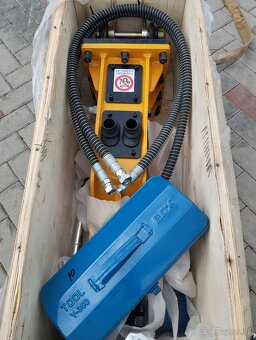 hydraulicke kladivo - 2