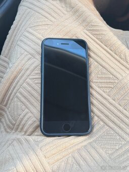 iPhone 8 - 64GB - 2