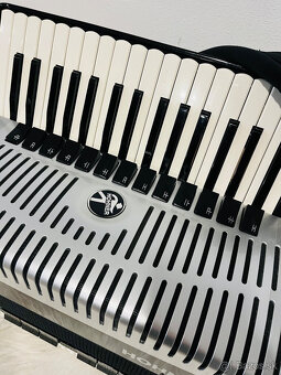 Predám akordeón HOHNER VENTURA IV 96 BAS- špičkový akordeón - 2