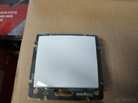 Vypinace Legrand Valena biela - 2