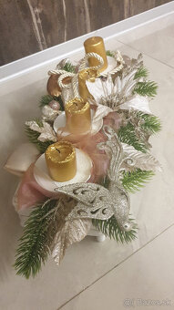 adventný vianočný sviatočný veniec   +  ozdobné hviezdy z dr - 2