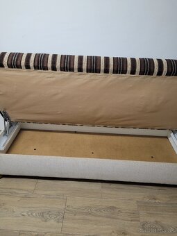 Drevená vytrína - 2