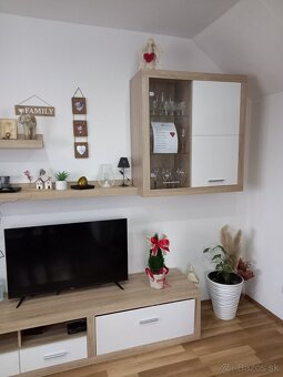 Obyvačková stena - 2