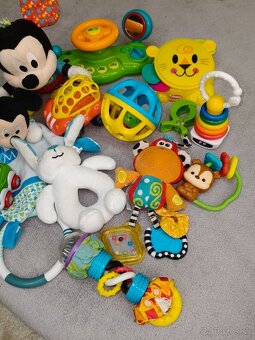 Mix hračiek pre babatka - 2