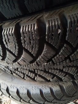 Predám pneu 195/65r15 - 2