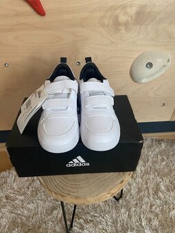 Tenisky ADIDAS, veľ 32 -nové - 2
