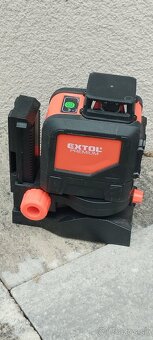 Predám stavebný krížový laser s podstavcom - 2