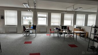 Celok kancelárií v blízkosti Klientskeho centra, Trnavská ce - 2