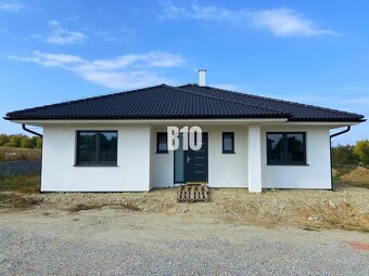 4 izbová novostavba /661m2 pozemok / Zbehy - 2