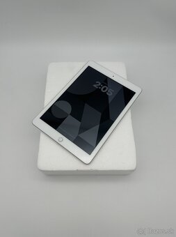 iPad 9.7" 6th Generation 128GB Wi-Fi Silver + DARČEK - 2