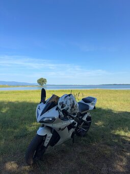 Yamaha R1 - 2