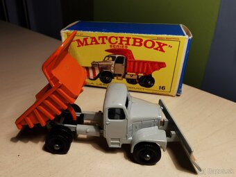 Matchbox lesney regular wheels - 2