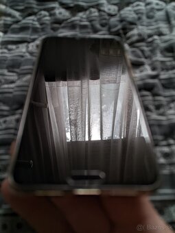 Predám Huawei p20 pro top mobil v super stave displej bez šk - 2