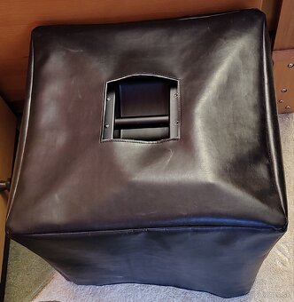 Predám basovú bedňu z Markbass CMD JB Players School - 2