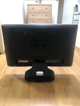 Predám starý Monitor značky - HP - 2