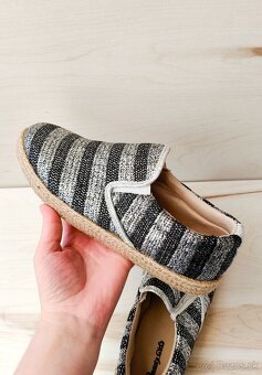 Nové espadrilky strieborno-čierne - 2