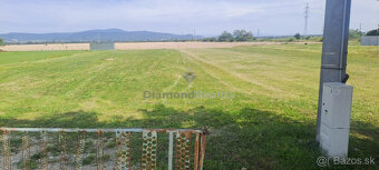 NA PREDAJ VEĽKORYSÝ STAVEBNÝ POZEMOK | 1559 m² | Naciná Ves - 2