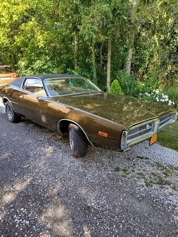 Predám Dodge charger SE - 2