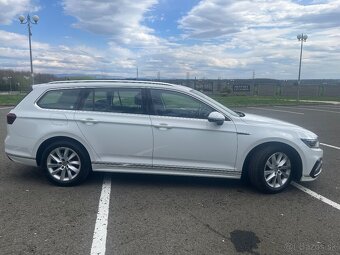 Volkswagen Passat - 2