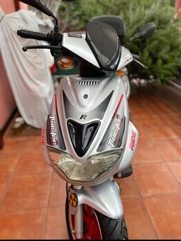 Skúter 50ccm - 2