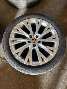 Škoda 5x112 r18 235/45 r18 - 2