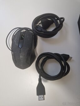 Predám ps4 slim - 2
