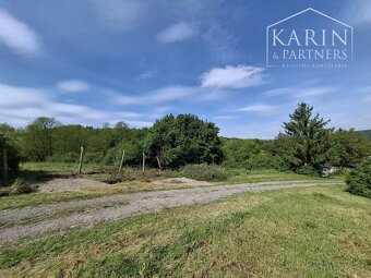 Stavebný pozemok 1750 m2 napojený na obecný vodovod - 2