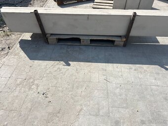 Predám betónové plotové platne a stĺpy - 2