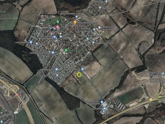 Aj investičná príležitosť - pozemok 1000 m2 v lokalite Chorv - 2