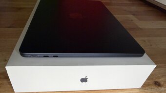 Macbook 13 palcový M3 - 2