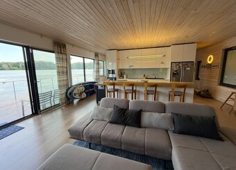 Štýlový hausbót na Dunaji je na predaj - 2