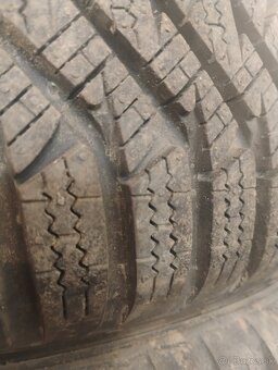 Predám  zimné pneumatiky 195/65 R15 - 2