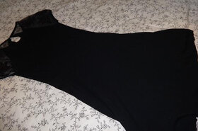 Predaj - čierne, jemne pletené dámske šaty - 2