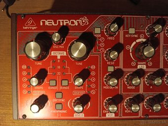 Behringer Neutron - 2