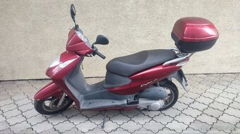 Skuter Honda Dylan 125 - 2