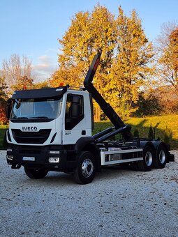 IVECO TRAKKER 450 / Hákový nosič kontajnerov - 2