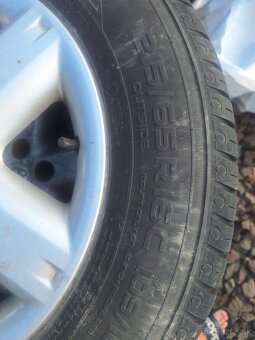 215/65R16C - 2