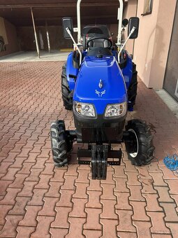 Predám malotraktor Tauros 4x4 40HP 4 valec motor - 2