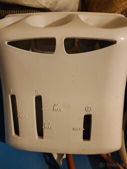 Zásobník na prašok k Whirlpool mám 2ks, 5€/ks - 2