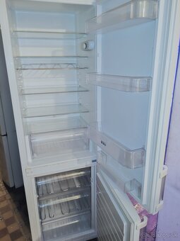 Predám chladničku Whirlpool 200cm - 2